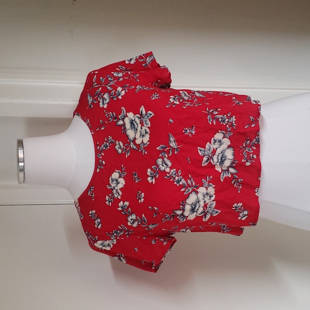 Red floral crop top